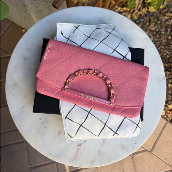 Chanel A Real Catch Caviar Leather Clutch - Picture 1 of 16
